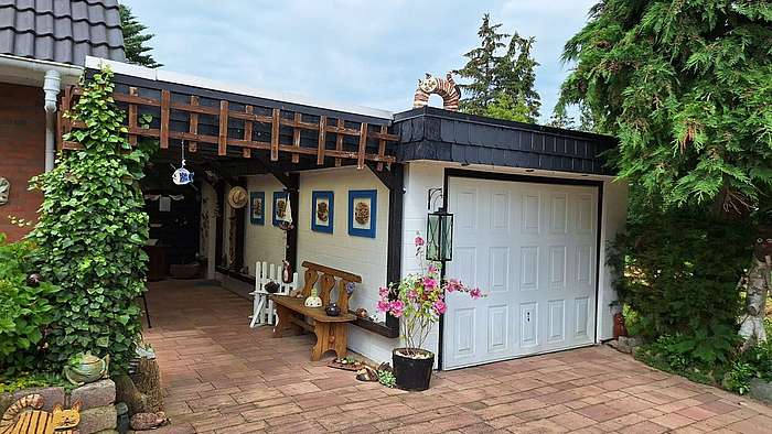 Garage + Carport